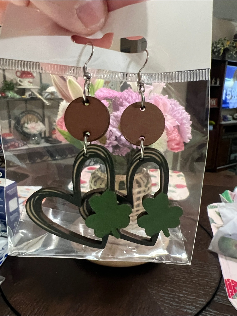 New Green Shamrock Heart Dangle Earrings